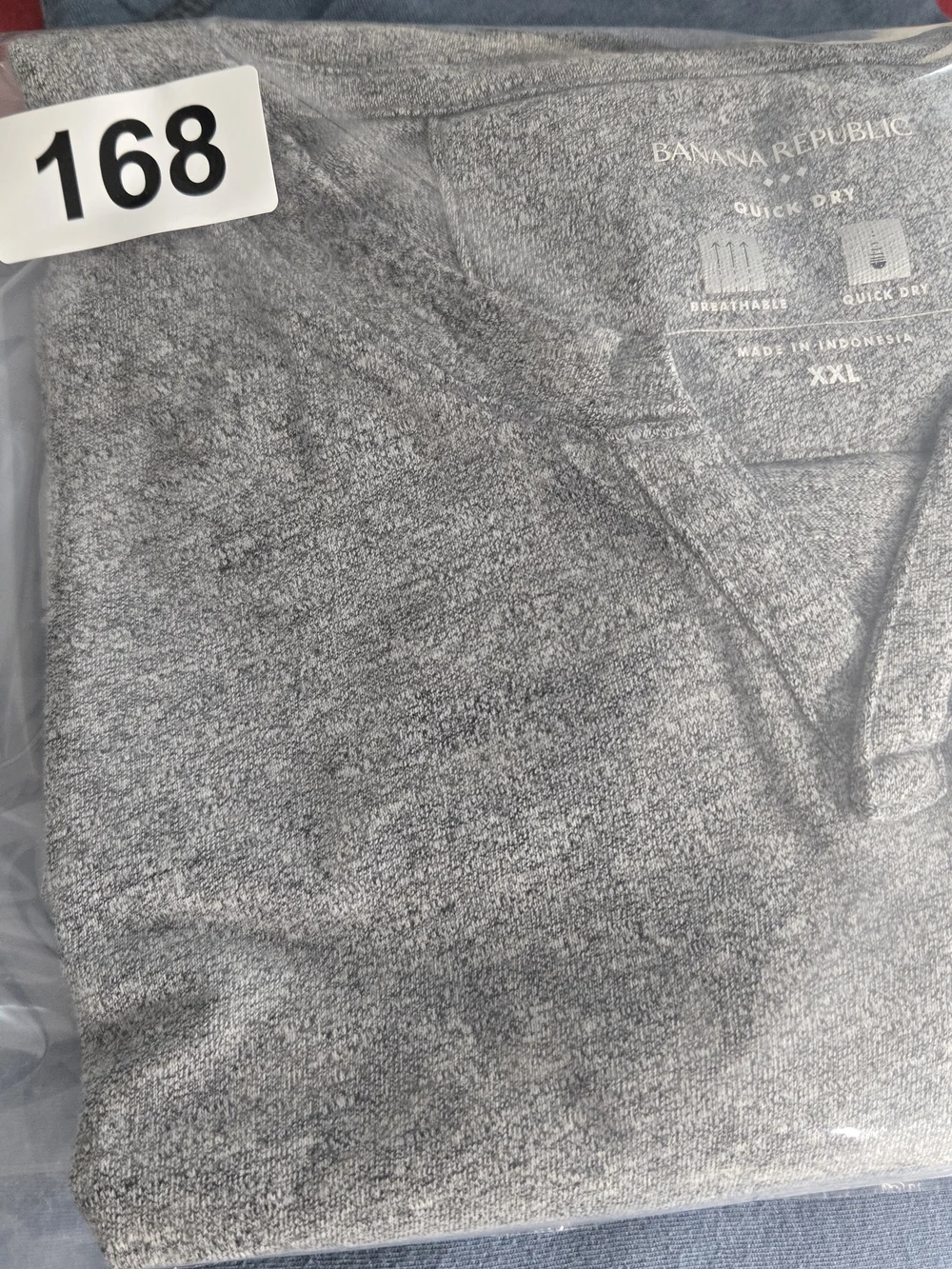 Banana Republic Men's Gray Short-Sleeve Notch Neck Tee